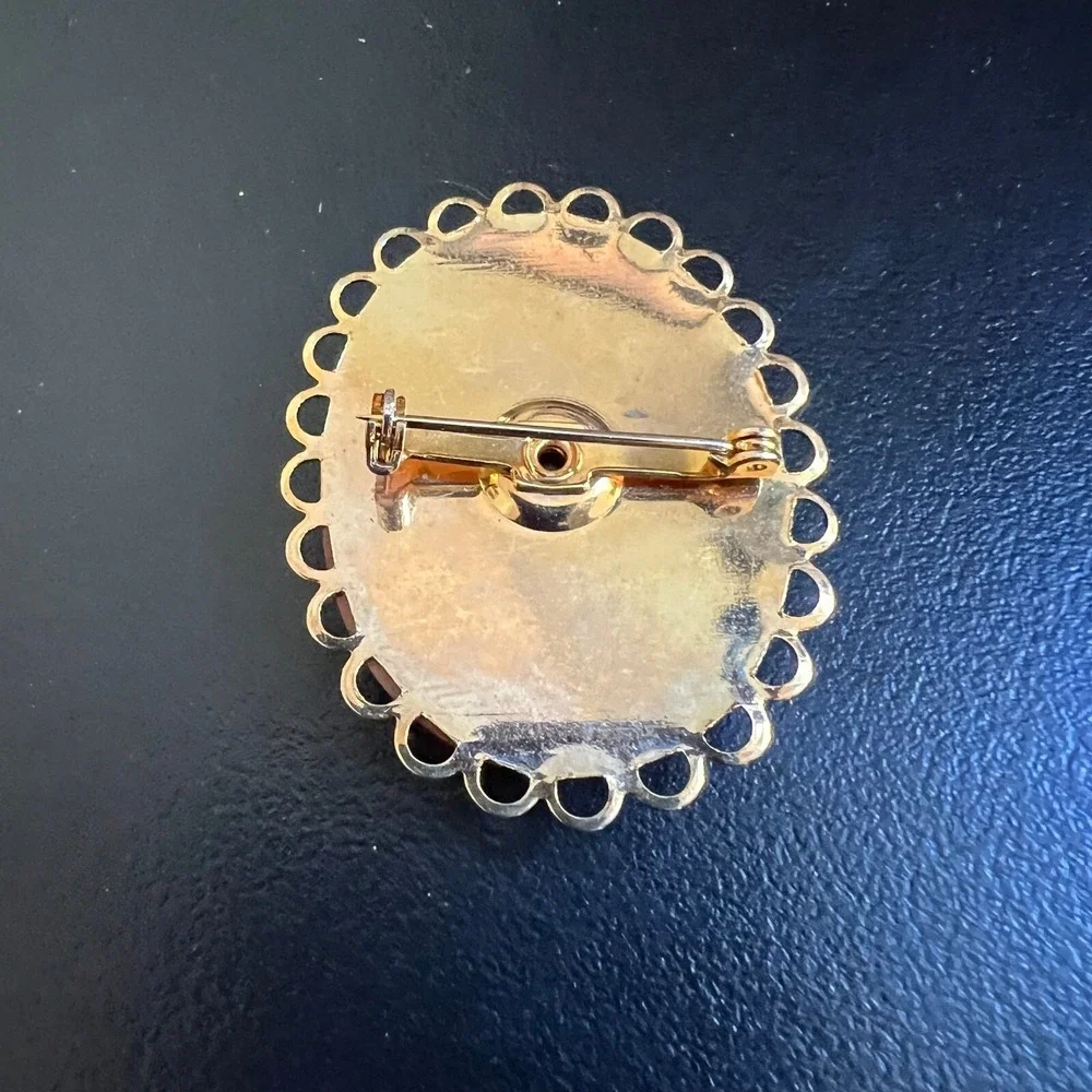 Vintage Faux Cameo Brooch Orange and Bronze Tone‎ Woman Pin